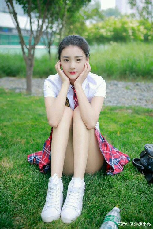 公牛前锋在高强度对抗中连续完成抢断，公牛前锋在高强度对抗中连续完成抢断