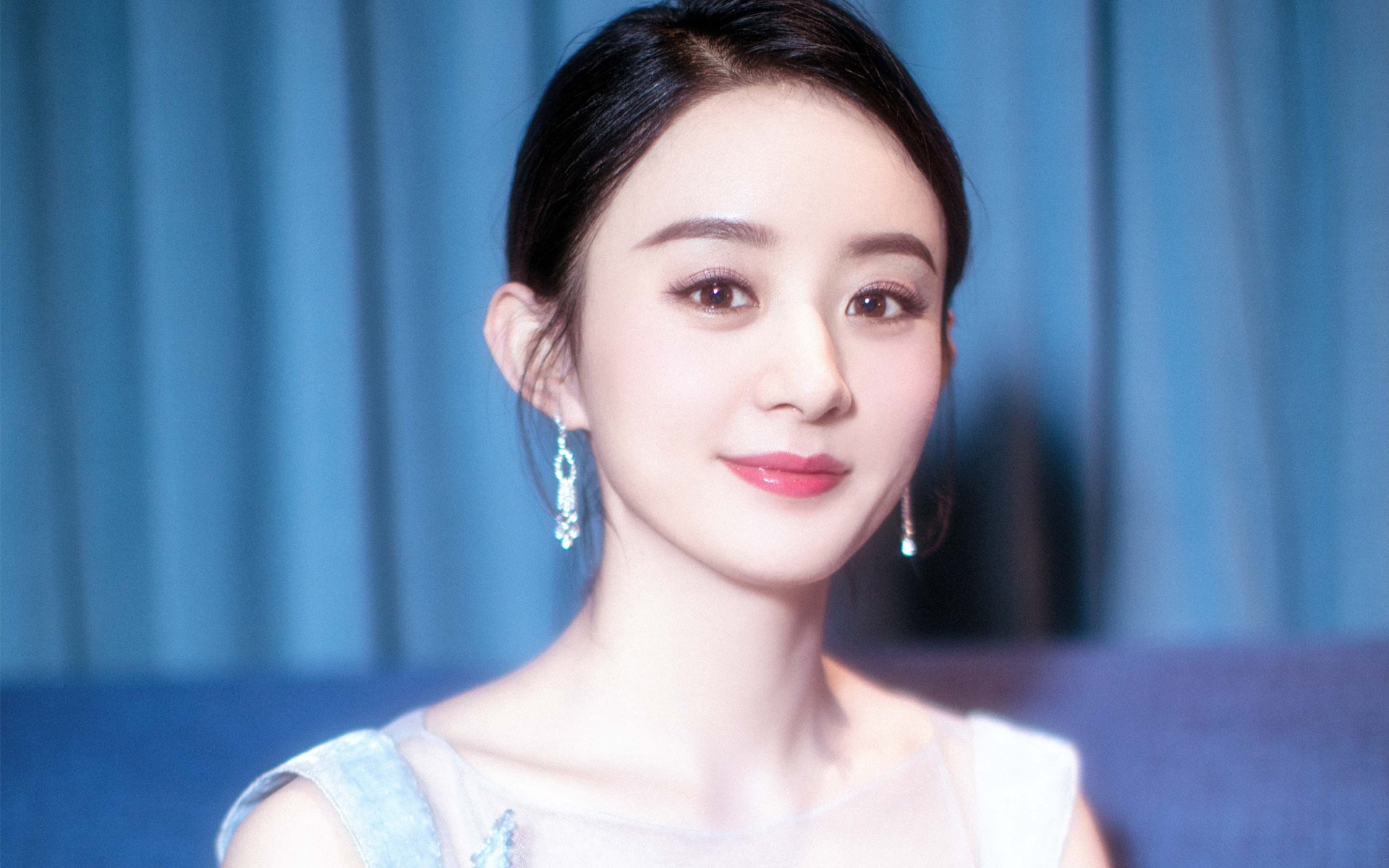 kaiyun开云体育-苏炳添出席新跑鞋发布活动担任嘉宾，苏炳添专属跑鞋