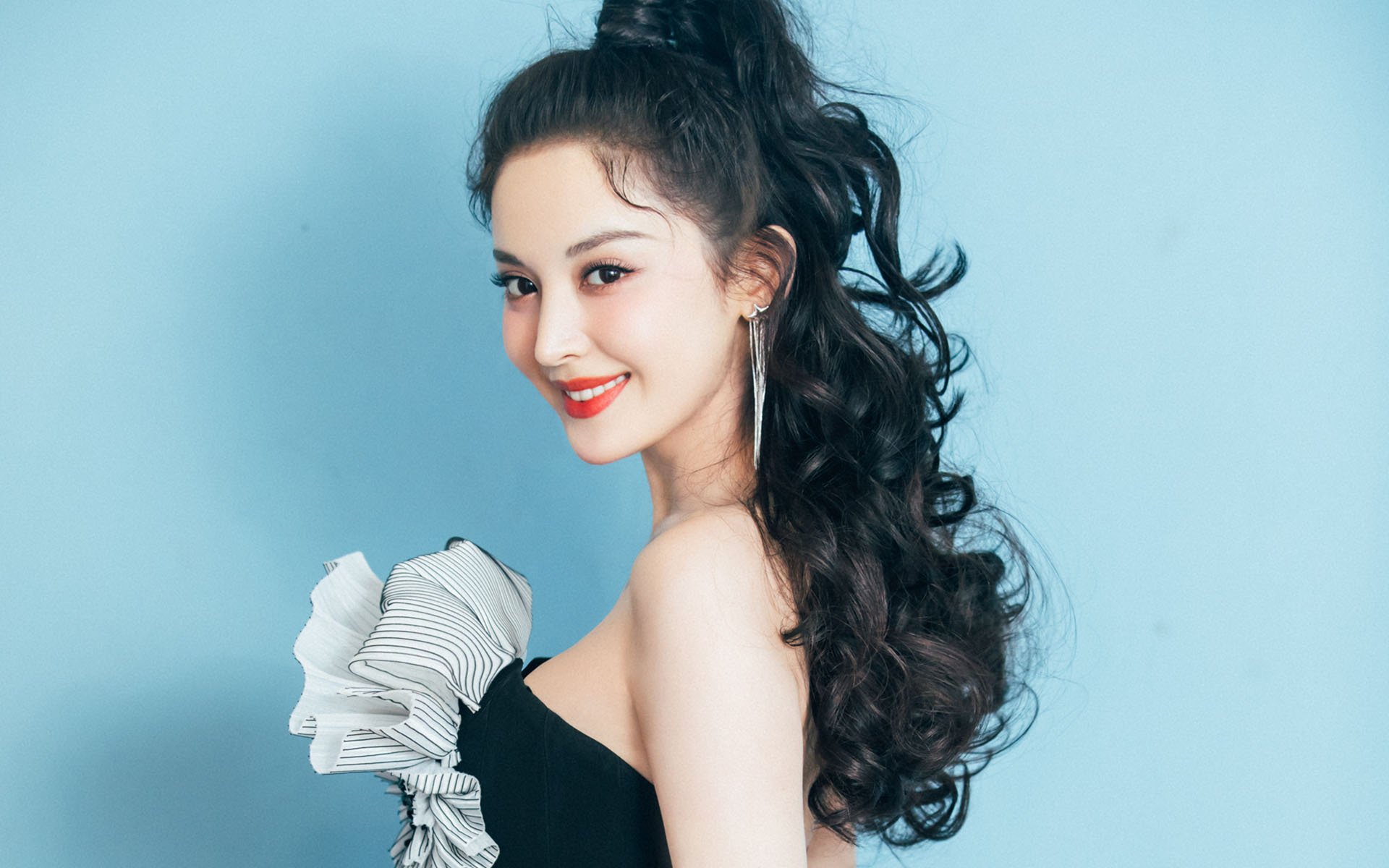 青训机构引导球员制作成长手册记录技术演进过程，足球青训球员培养协议